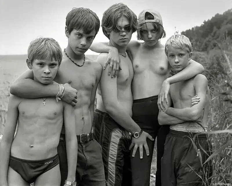 Andrey, Sergey, Andrey, Nastya and Roma. Teens at the lake, 2001, Album: Evgeny Mokhorev