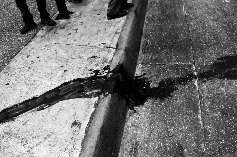 Blood on the streets of Caracas after Chavez's supporters shot into a crowd of an opposition rally, killing one and wounding several. Caracas, Venezuela. 2004 © Christopher Anderson, Альбом: Christopher Anderson, Capitolio