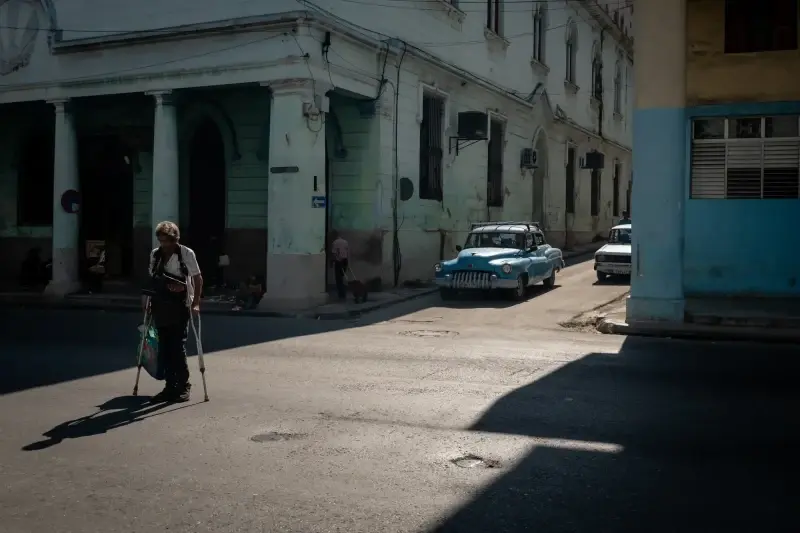 Old Havana, Havana, Cuba — The observer observing the observer — photo captured with LEICA SL (Typ 601), VARIO-ELMARIT-SL 1:2.8-4/24-90 ASPH.