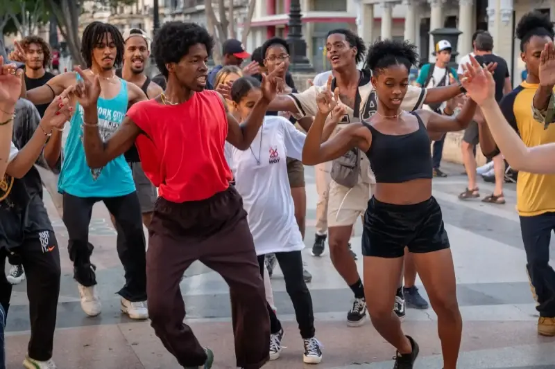 Paseo del Prado, Centro Habana, Havana, Cuba — La Habana. Paseo del Prado — фото знято на LEICA SL (Typ 601), VARIO-ELMARIT-SL 1:2.8-4/24-90 ASPH.