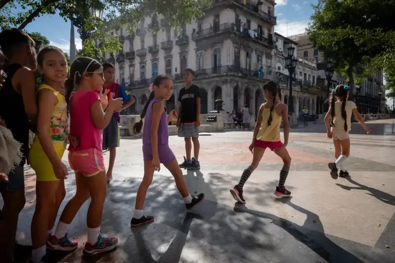 Paseo del Prado, Centro Habana, Havana, Cuba — La Habana. Paseo del Prado — фото знято на LEICA SL (Typ 601), VARIO-ELMARIT-SL 1:2.8-4/24-90 ASPH.