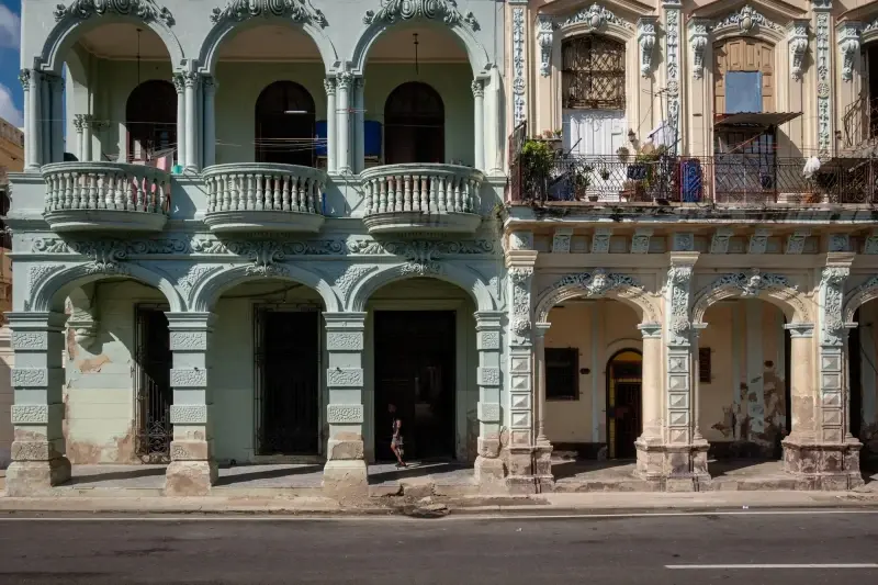 Paseo del Prado, Centro Habana, Havana, Cuba — La Habana. Paseo del Prado — фото знято на LEICA SL (Typ 601), VARIO-ELMARIT-SL 1:2.8-4/24-90 ASPH.