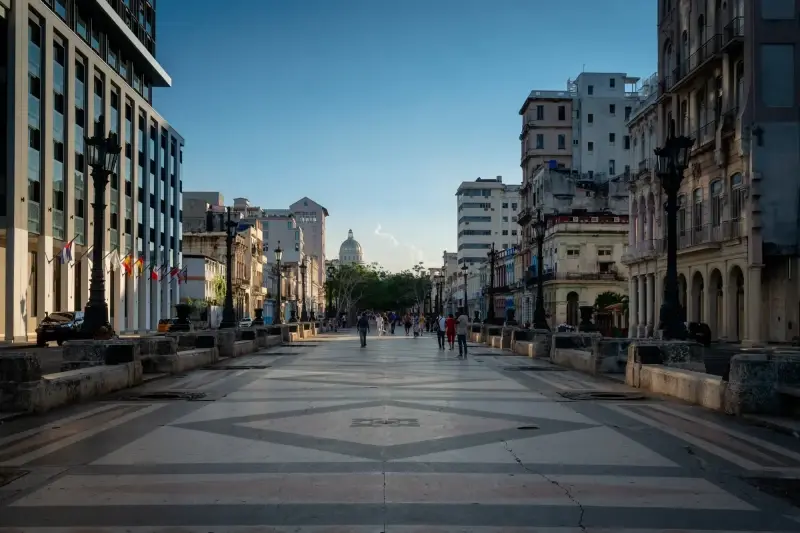 Paseo del Prado, Centro Habana, Havana, Cuba — La Habana. Paseo del Prado — фото знято на LEICA SL (Typ 601), VARIO-ELMARIT-SL 1:2.8-4/24-90 ASPH.