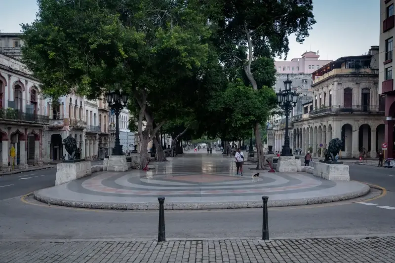 Paseo del Prado, Centro Habana, Havana, Cuba — La Habana. Paseo del Prado — фото знято на LEICA SL (Typ 601), VARIO-ELMARIT-SL 1:2.8-4/24-90 ASPH.