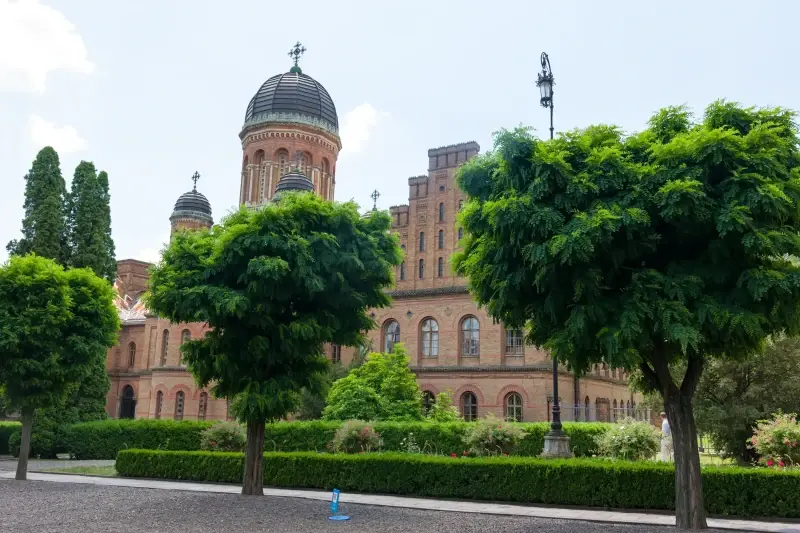 Chernivtsi, Chernivtsi Oblast, Ukraine — Chernivtsi University - a masterpiece of Habsburg architecture — photo captured with LEICA SL (Typ 601), VARIO-ELMARIT-SL 1:2.8-4/24-90 ASPH.