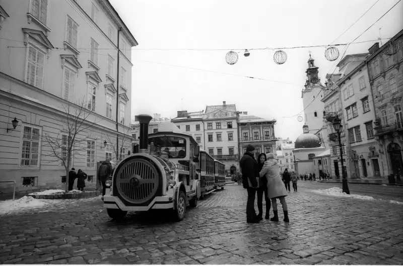 Plosha Rynok, Lviv, Lviv Oblast, Ukraine — Winter in Lviv — photo captured with LS-4000