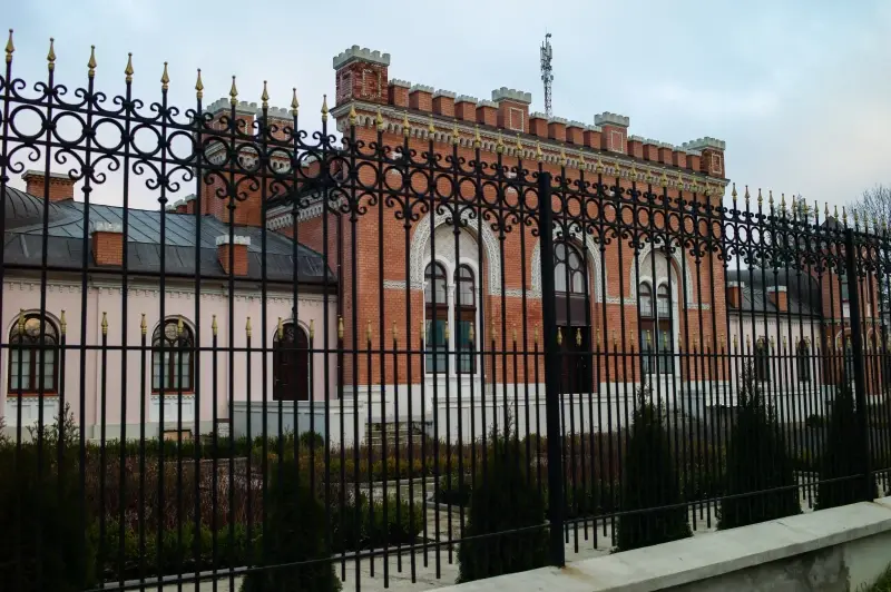Album: Sadhora Synagogue and the old Jewish cemetery in Chernivtsi